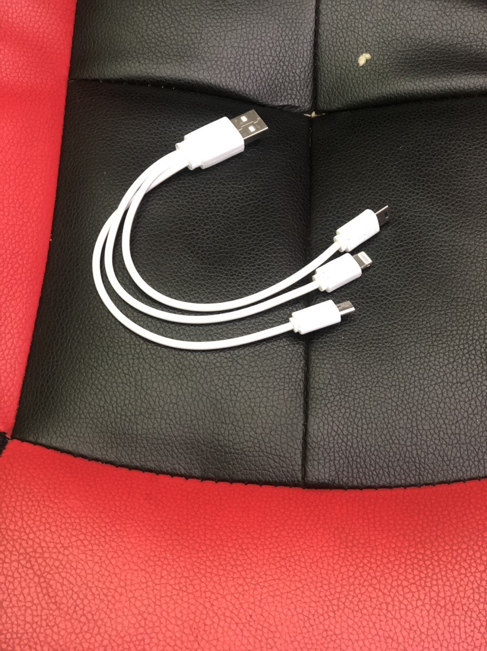 Cáp 3 đầu đa năng dài 15cm có đèn 2a sac 3 điện thoại 1 lúc