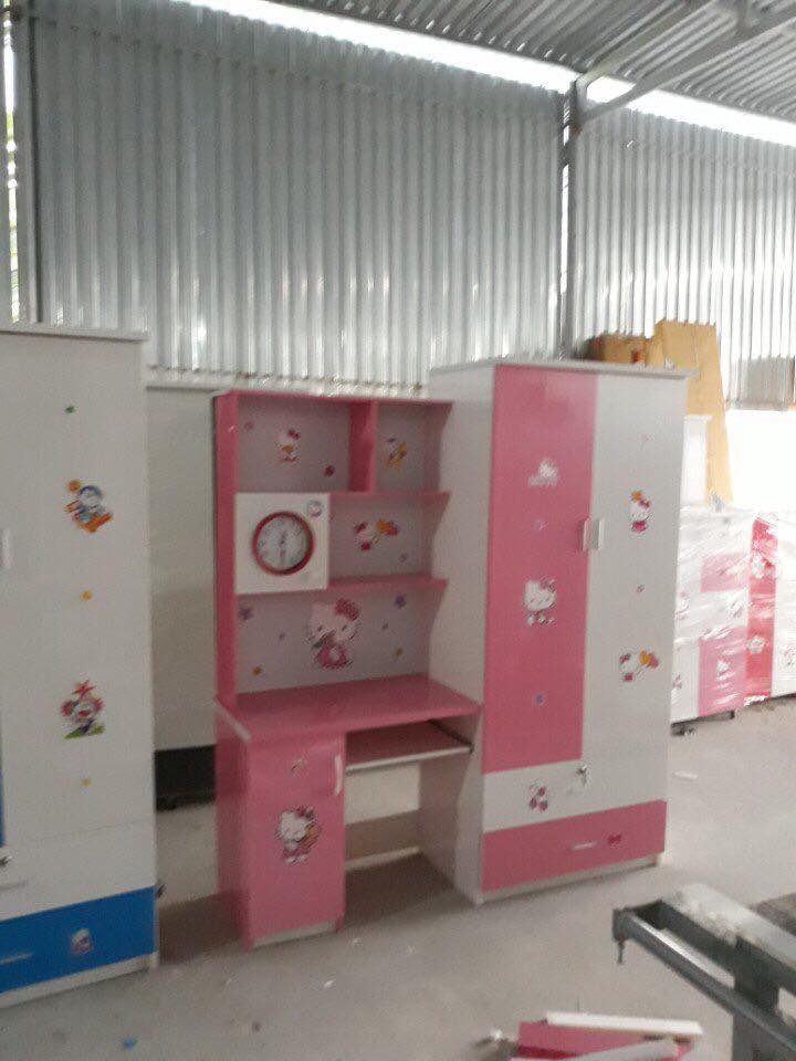 Bàn học sinh kèm Tủ quần áo lớn cho bé