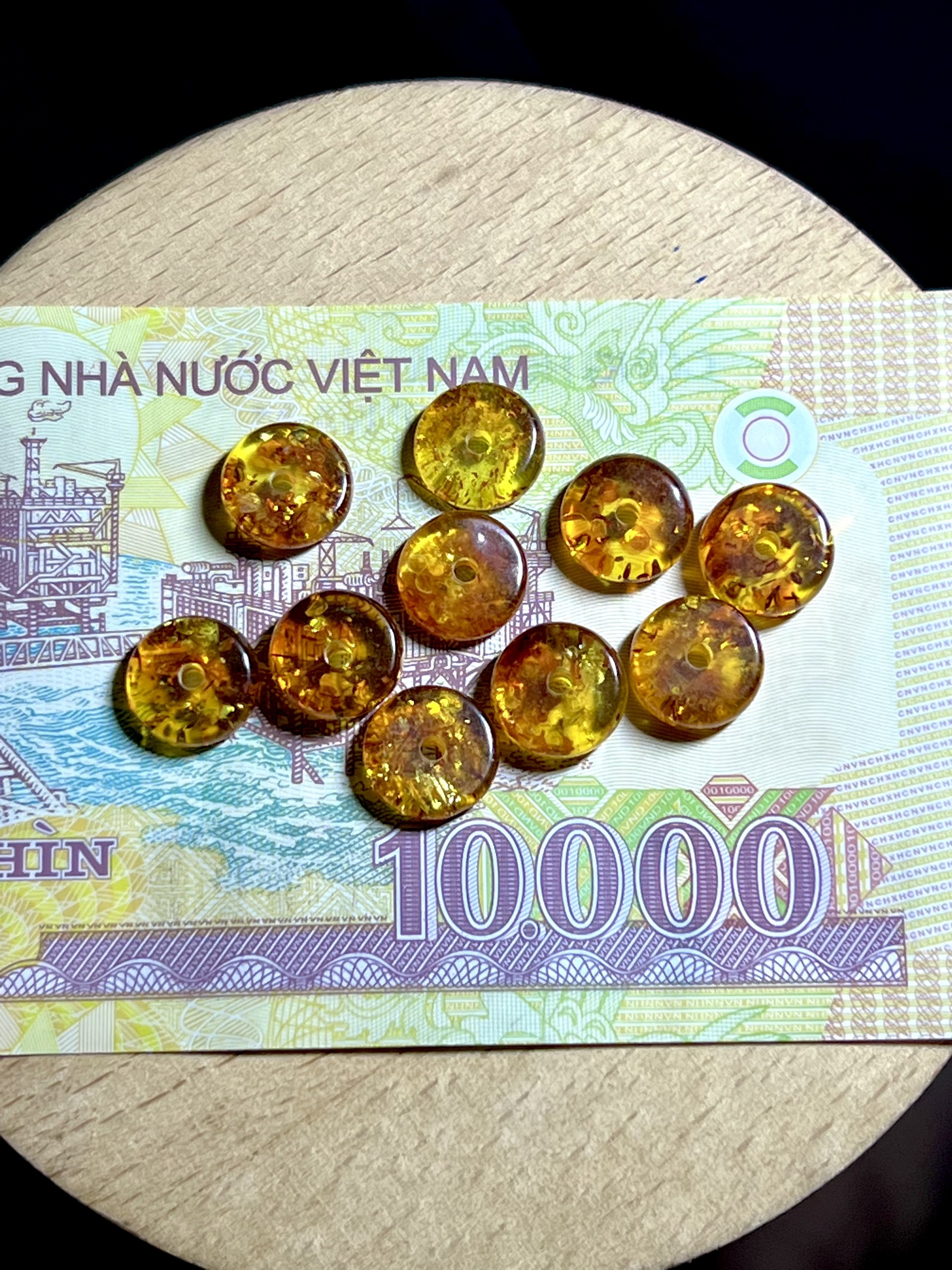 Đồng điếu hổ phách hoa tự nhiên nhỏ mini làm charm phối vòng
