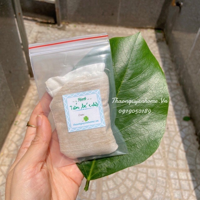 Thảo dược tắm bé mát da giảm mụn nhọt