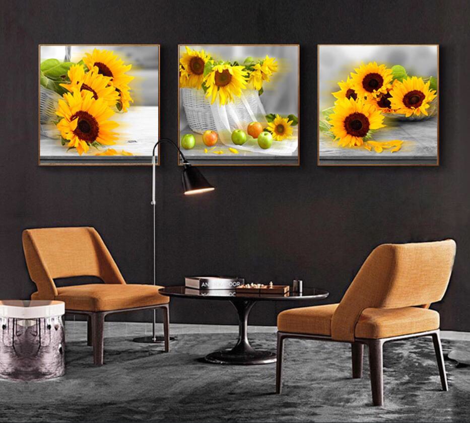 Tranh thêu kín bình hoa khoe sắc MN0148 (55x55x3cm)