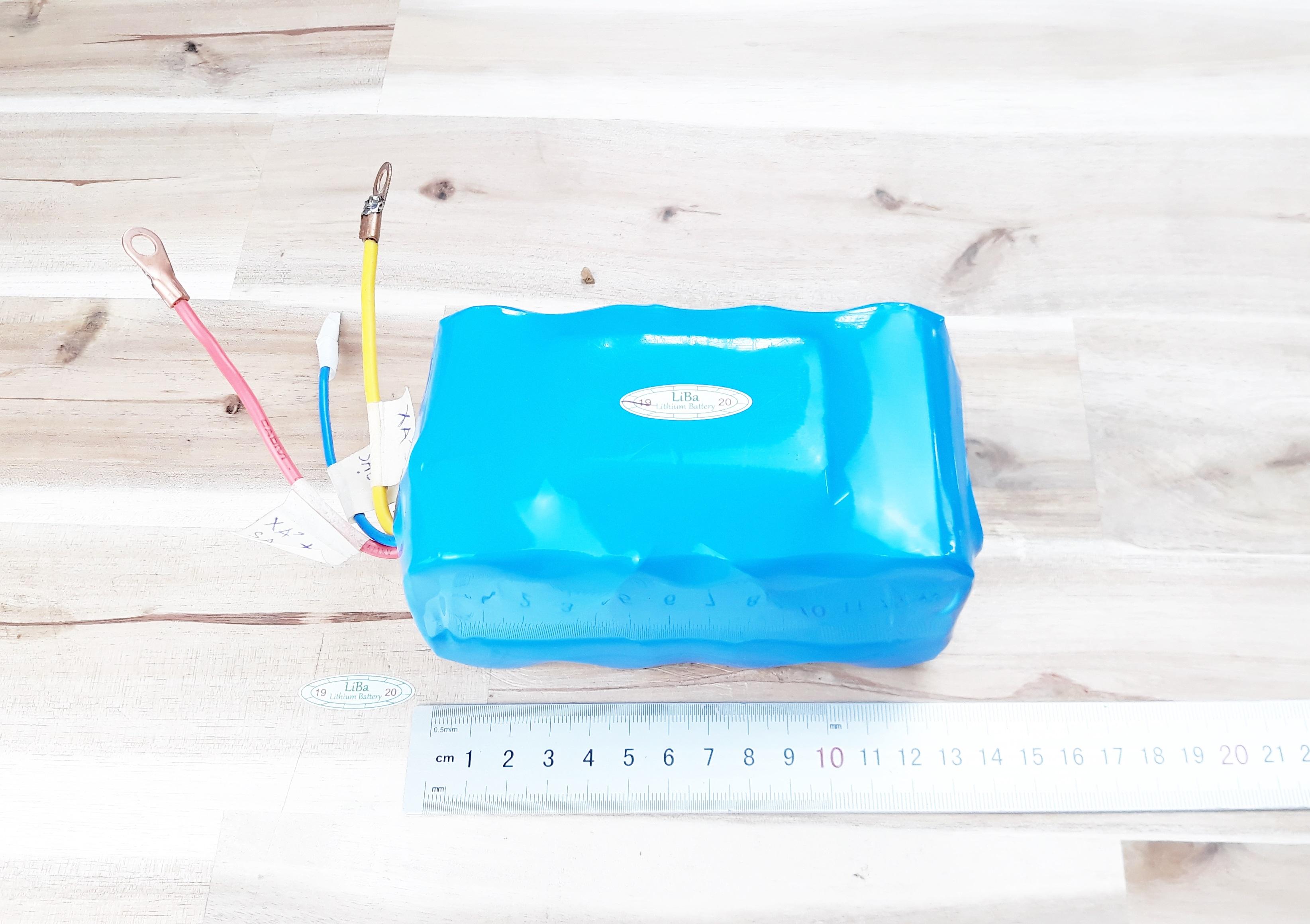 [HCM]Kích xe máy pin Lithium 13V 12Ah thay thế acquy xe máy_Liba