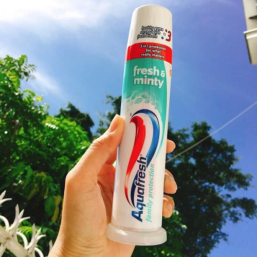 Kem đánh răng Aquafresh Bạc Hà Fresh & Minty thơm mát dạng ống của Đức - Ống 110ml