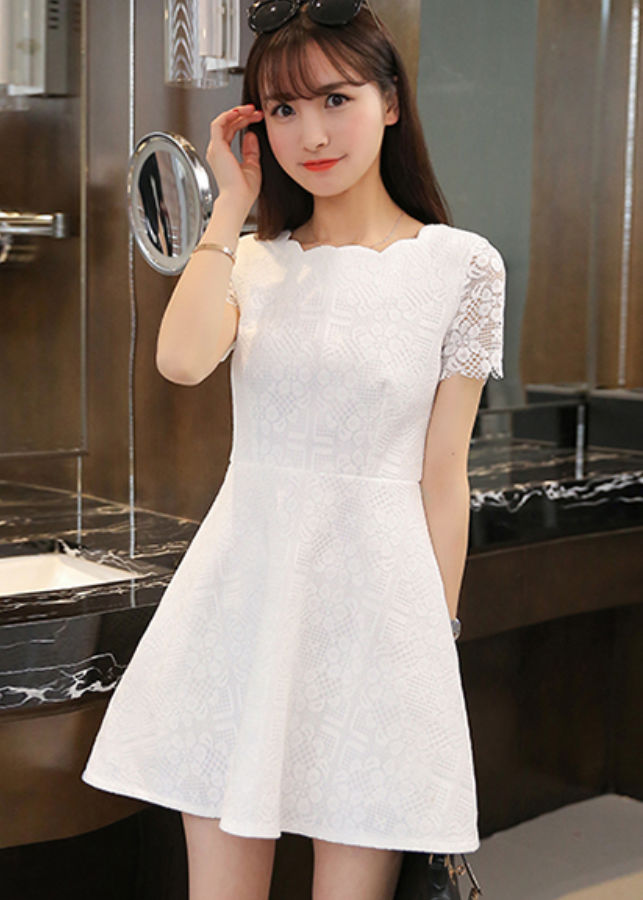 Đầm Ren Thời Trang Mẫu Mới Mùa Xuân DN020 Mai Hoa Cổ Gợn Sóng