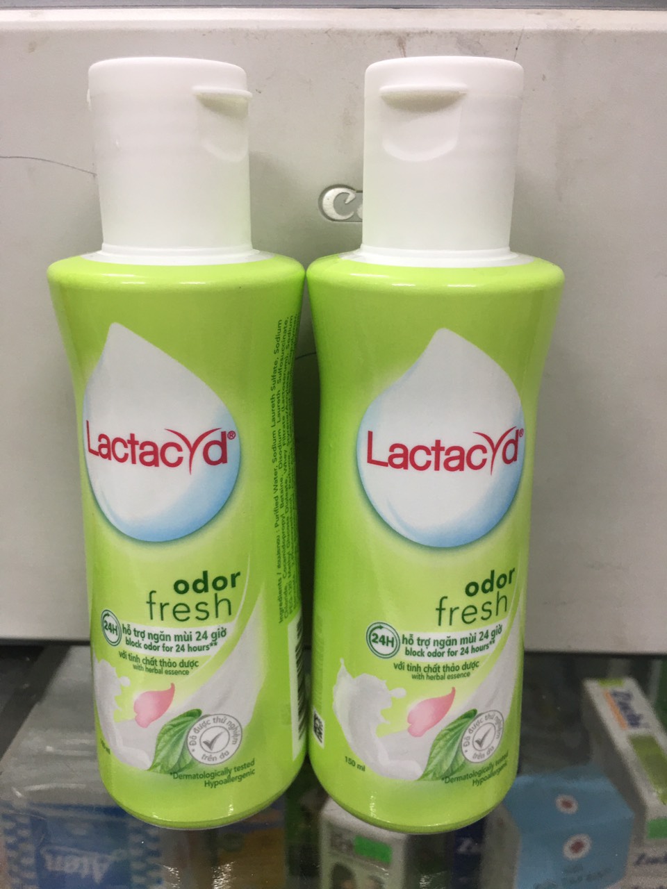 Dung dịch vệ sinh Lactacyd trầu không chai 150ml