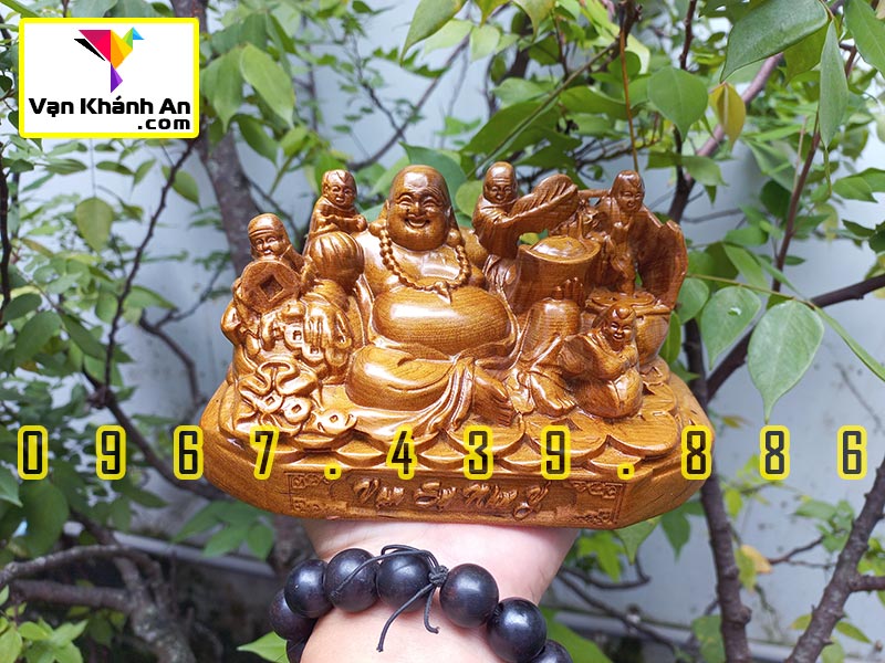 Phật di lặc để xe ô tô