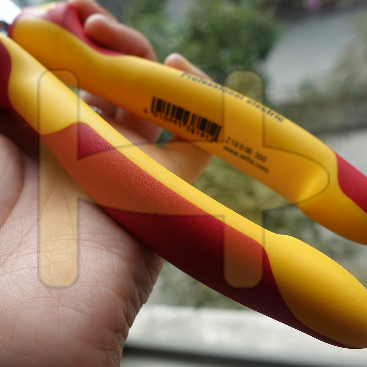 Kìm bi cut cách điện 1000v wiha 38191