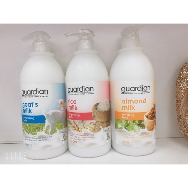Sữa Tắm Trắng Da Dưỡng Ẩm Guardian Moisturizing Bath Goat’s Milk Chiết Xuất Sữa Dê 1000ml / 1L