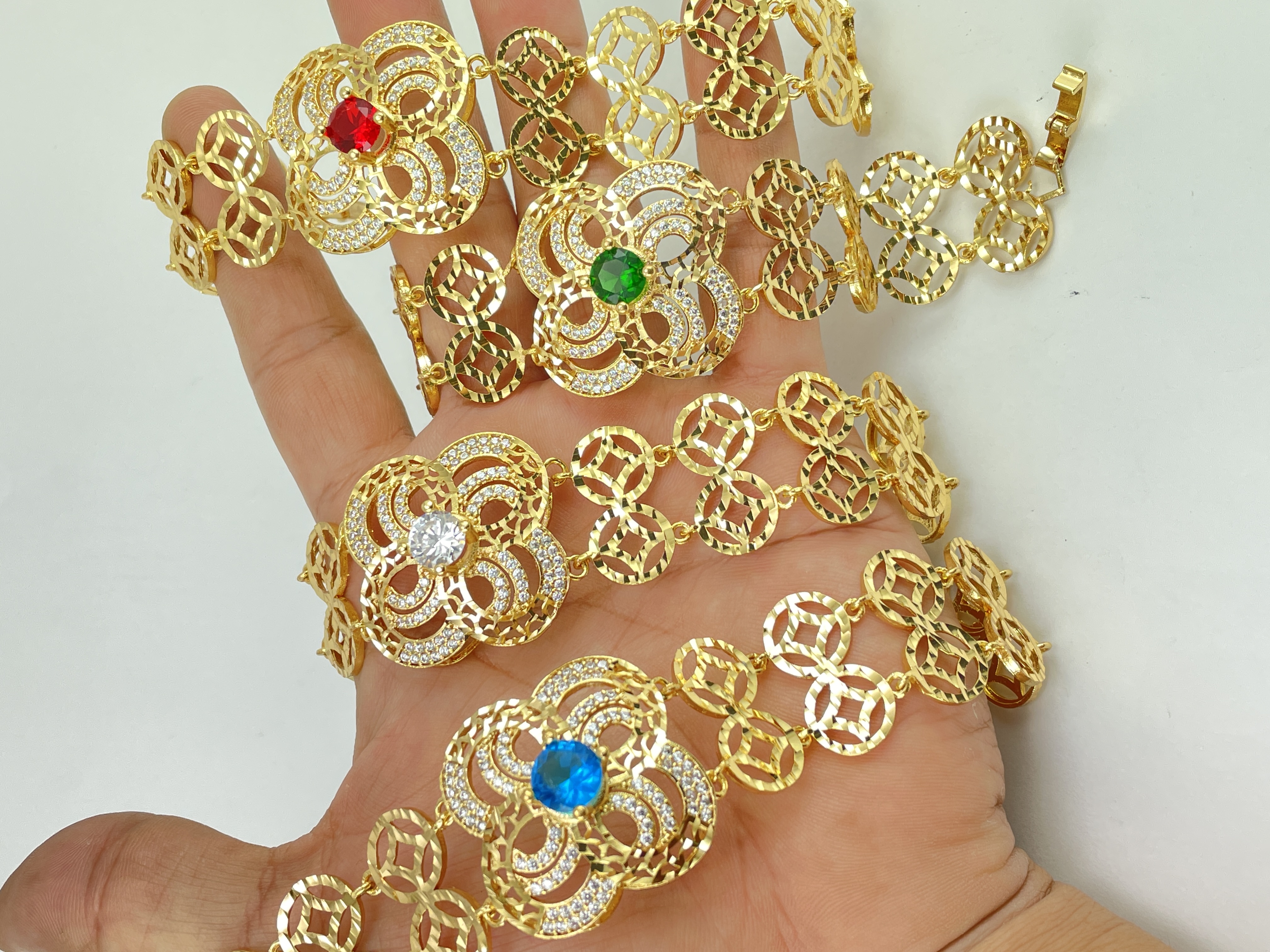 Lắc tay xoàn kiểu nữ mạ vàng 18k sáng bóng lấp lánh