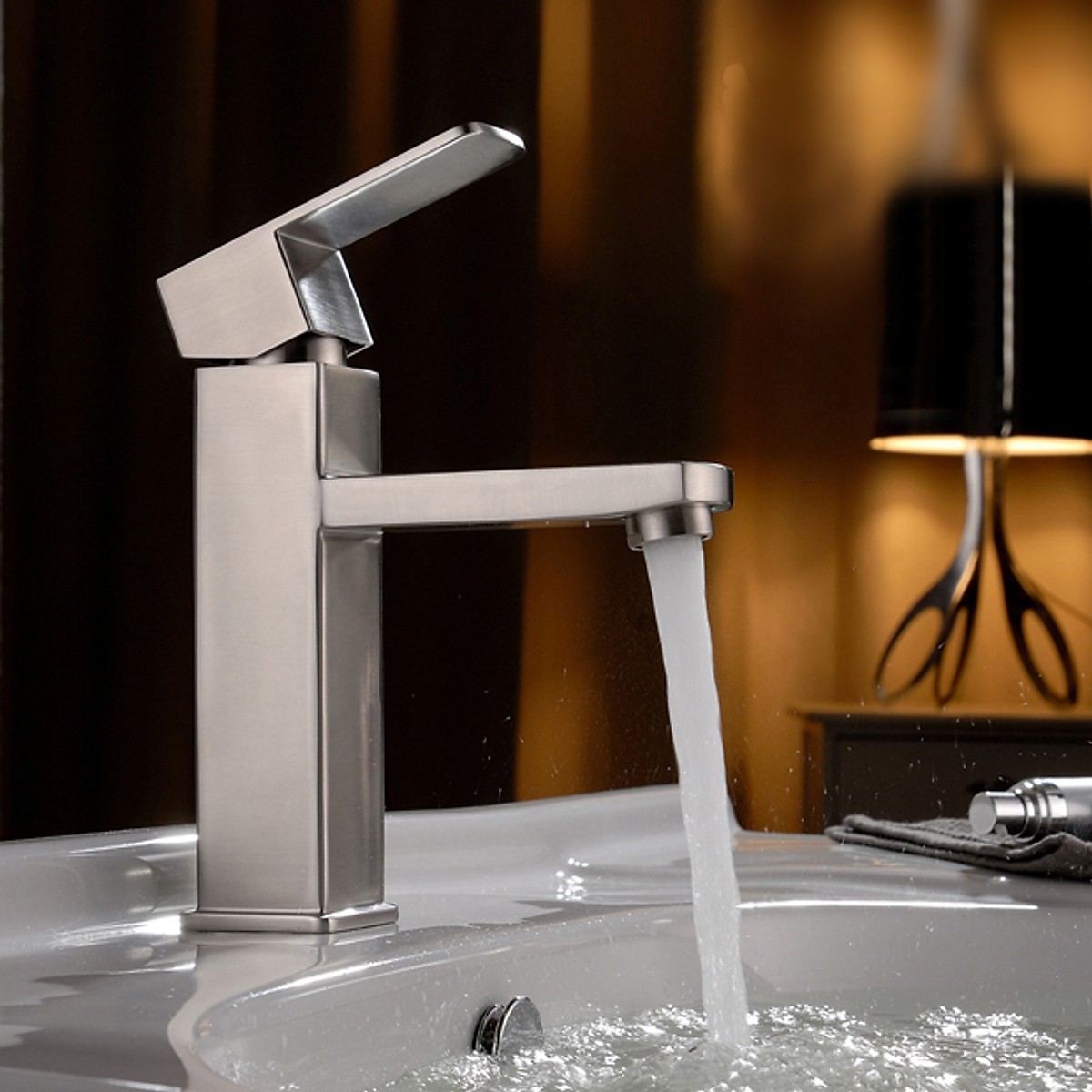 Vòi rửa mặt nóng lạnh inox sus304 vuông kèm dây, Vòi lavabo inox nóng lạnh thân vuông, vòi chậu rửa mặt nóng lạnh sus304