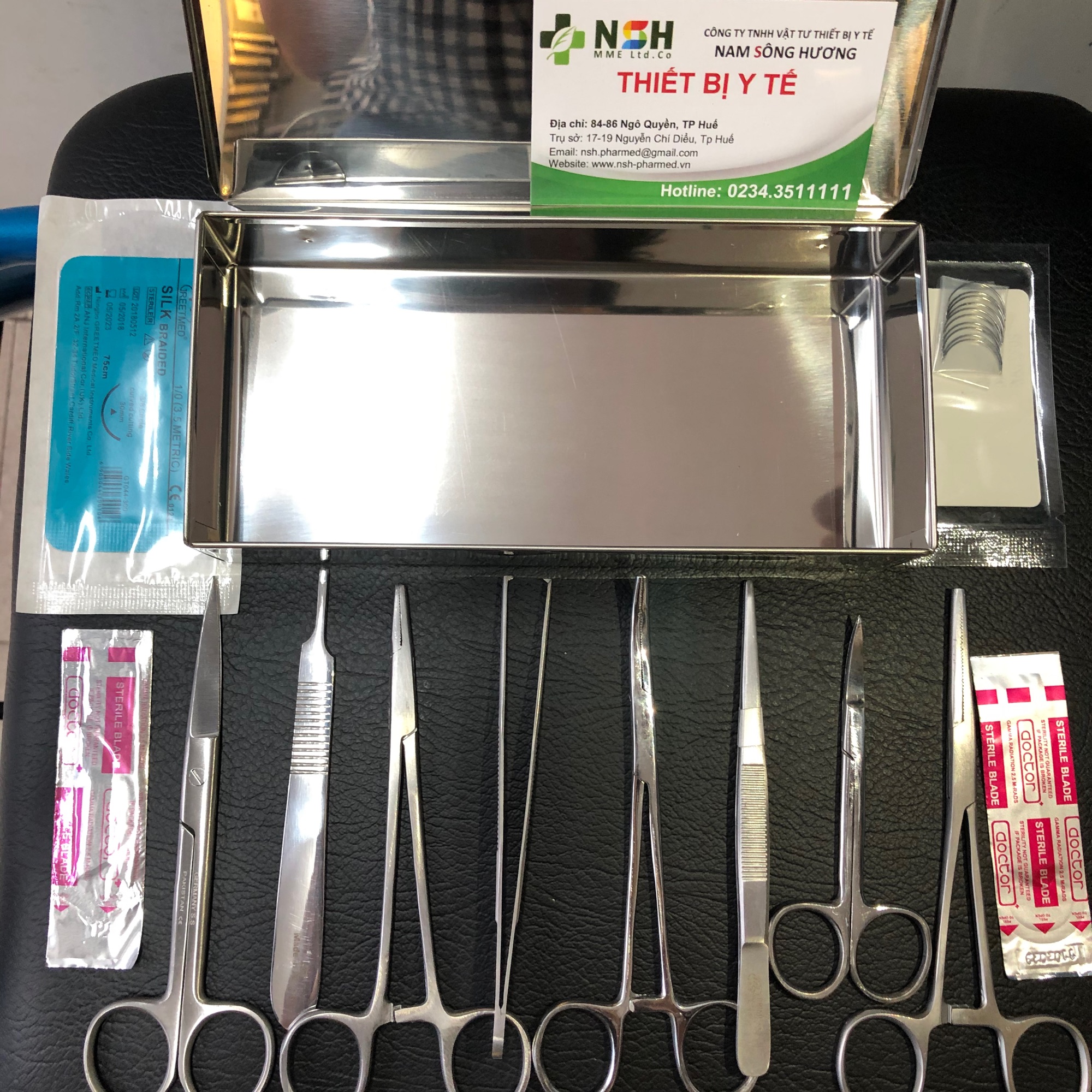 Bộ tiểu phẫu y tế 13 món, bộ dụng cụ tiểu phẫu, phẫu thuật thực hành tập khâu kèm hộp đựng chữ nhật inox Pakistan 13 món cho sinh viên y khoa