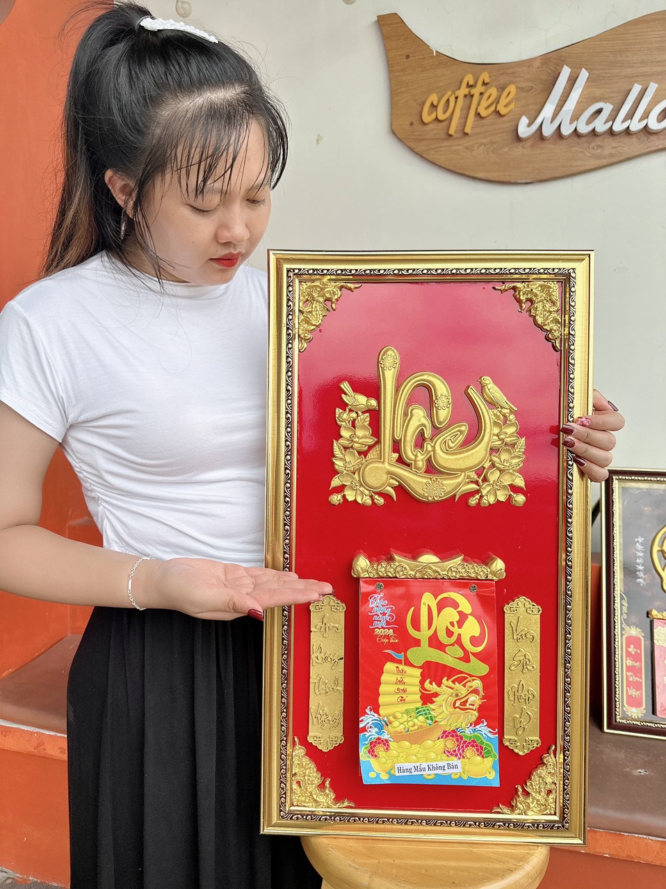 Lịch gỗ phù điêu chữ lộc đỏ kn1