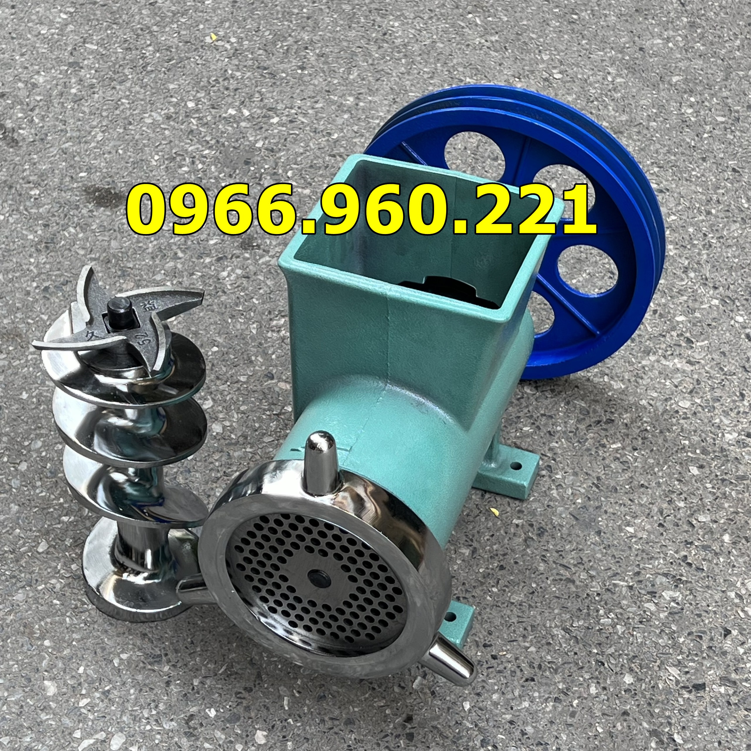 Đầu Máy Đùn Thịt Xương Cối 52 Inox Không Moto xay,nghiền các loại gia súc,gia cầm như gà ,vịt, ngan, cua, cá, ốc, củ, quả, rau cỏ...làm thức ăn chăn nuôi,làm thực phẩm kinh doanh