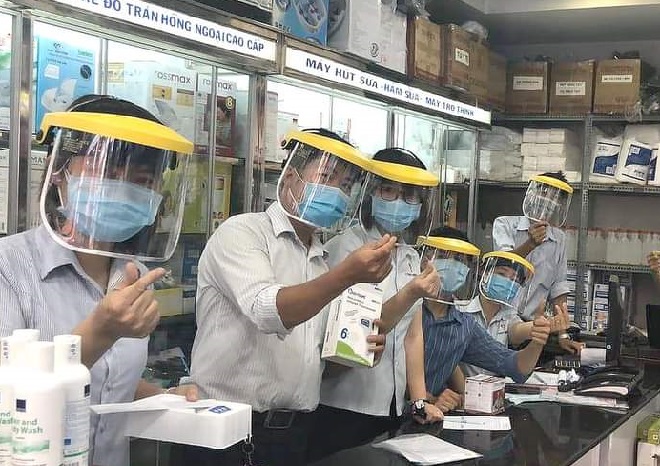 Kính chống giọt bắn ngừa Covid-19 hàng chính hãng Blue Eagle
