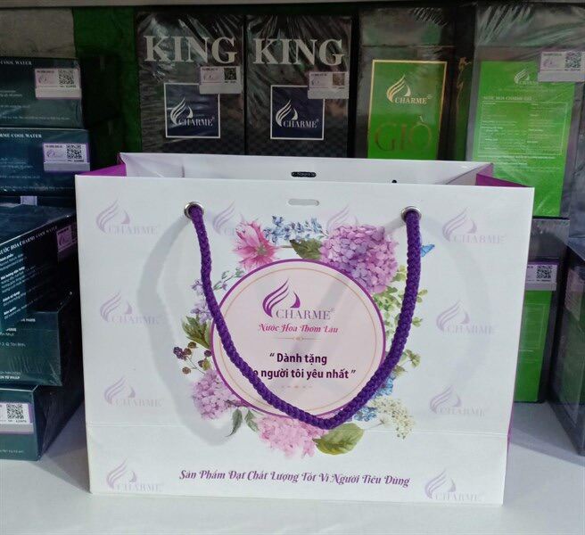 2 Túi giấy lớn đựng nước hoa