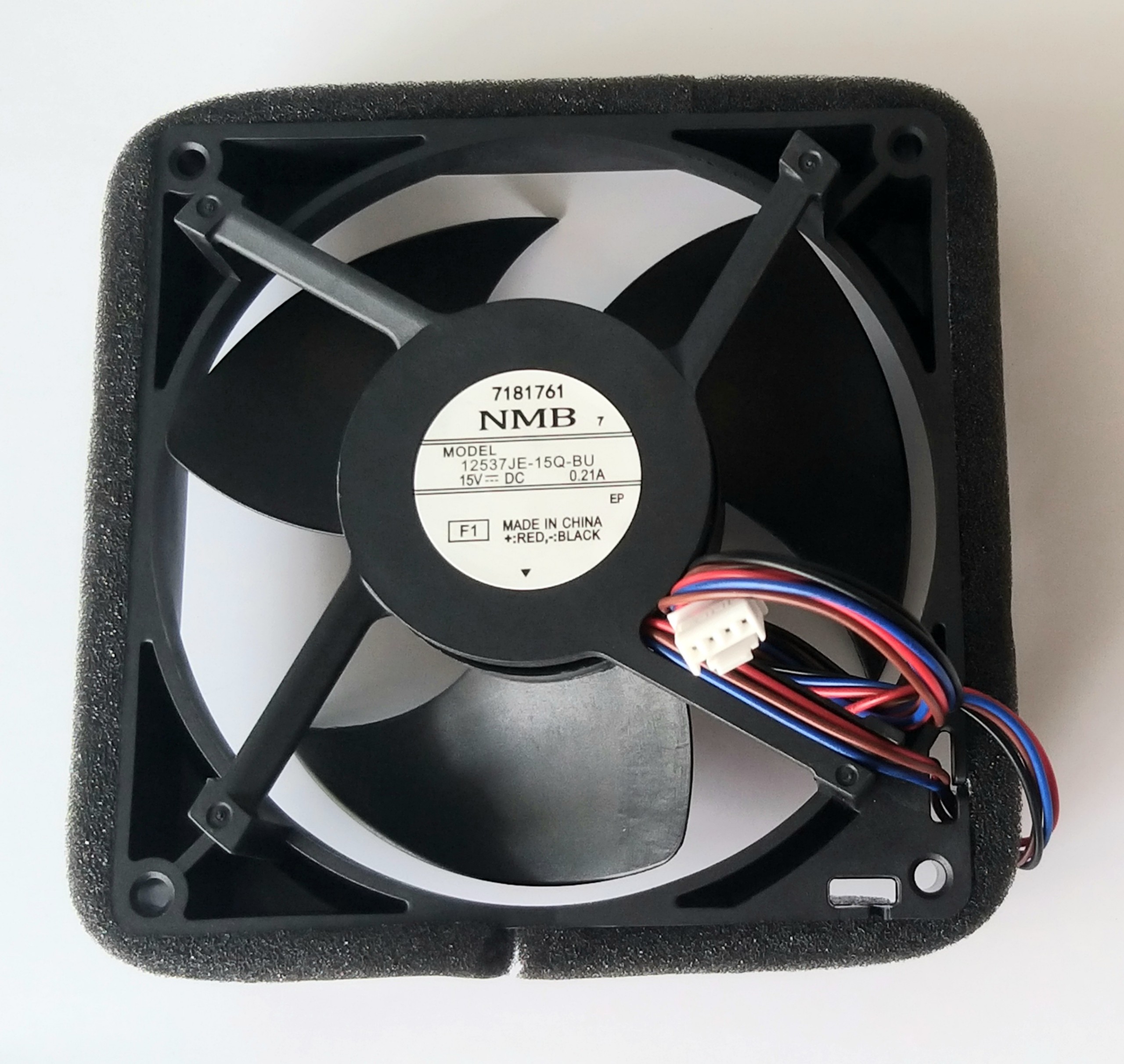 Quạt tủ lạnh sharp hàng hãng dc : 15v, 0.21a, 4 dây, 12.5x12.5cm phước mãi