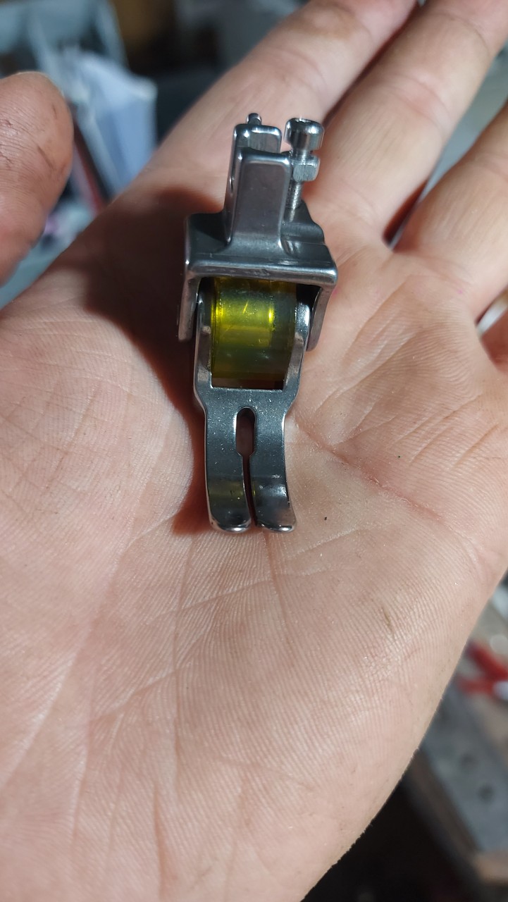 Chân vịt chống nhăn máy 1kim , chân vịt chống nhăn bánh xe lắp máy 1kim công nghiệp