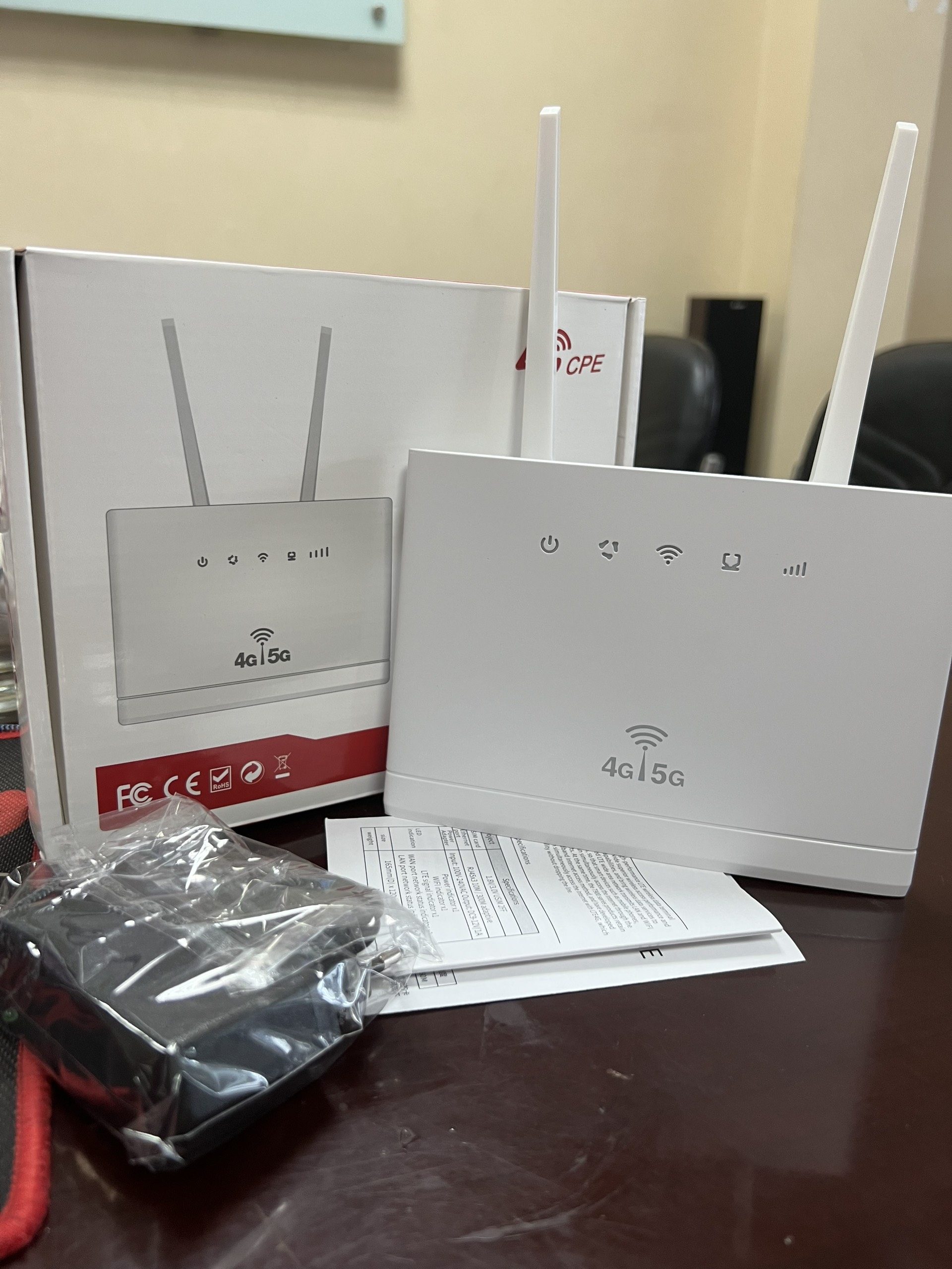 Bộ phát wifi từ sim 3g/4g lte 4g cpe tu900 tốc độ 300mbps - hỗ trợ 32 user