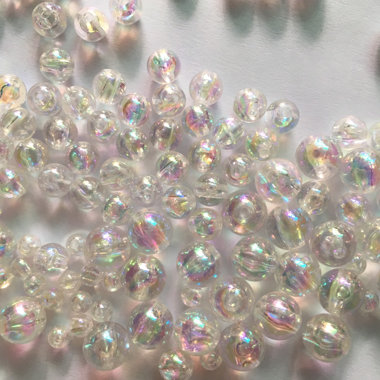 Hạt cườm nhựa trong cừ size 4-8mm có lỗ xỏ