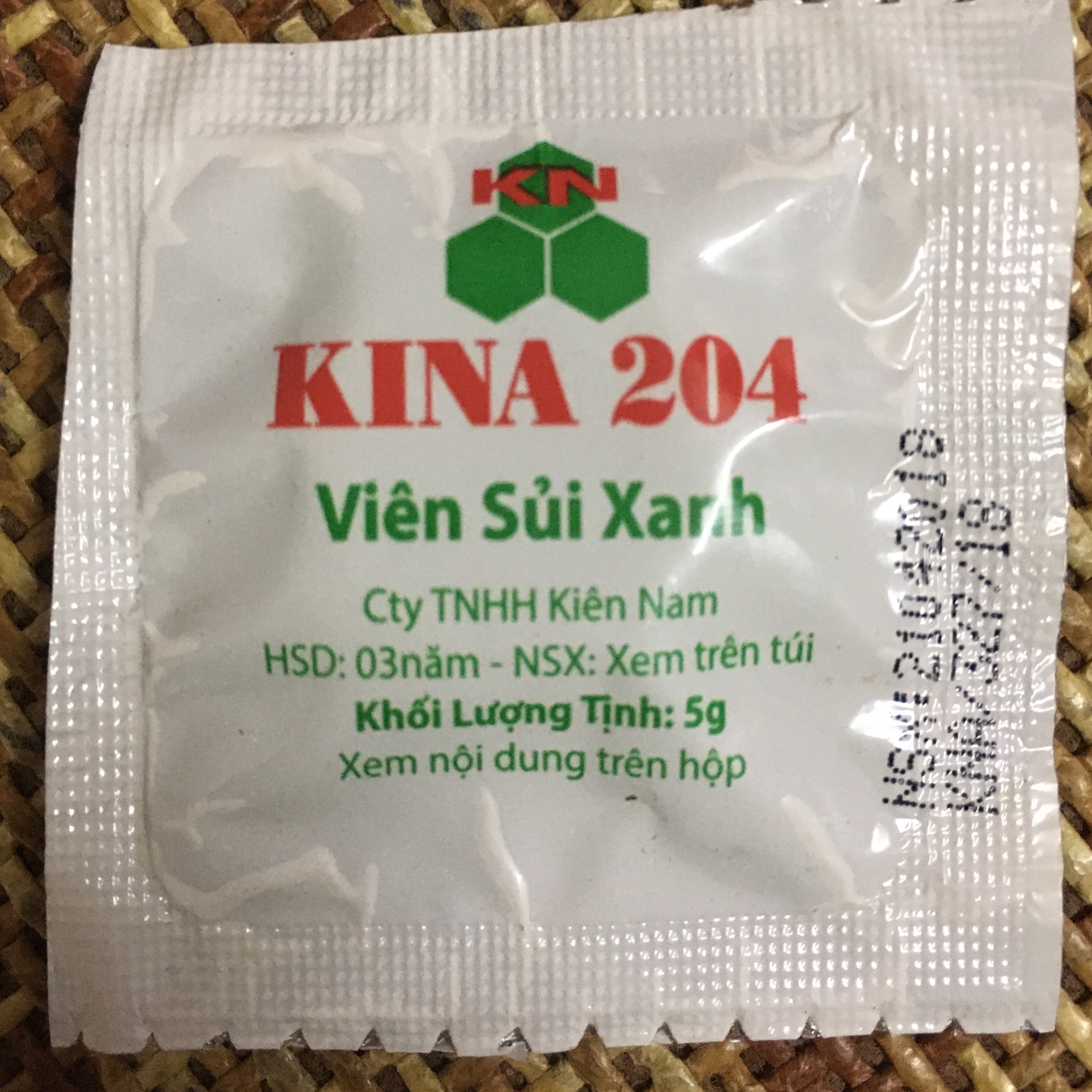 20 gói 5gram phân bón viên sủi cao cấp kina 204 N-K-GA3... kích thích sinh trưởng cây trồng, hoa kiểng. Giúp cây phát triển nhanh, kéo dài thân cây và rau màu. Kích thích ra hoa, xanh lá
