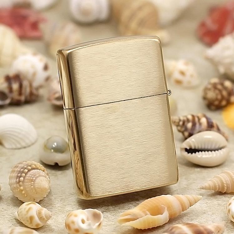 Vỏ Zippo Brushed Brass (made in USA) tem đỏ, chính hãng Mỹ - Manmate (không bao gồm xăng)