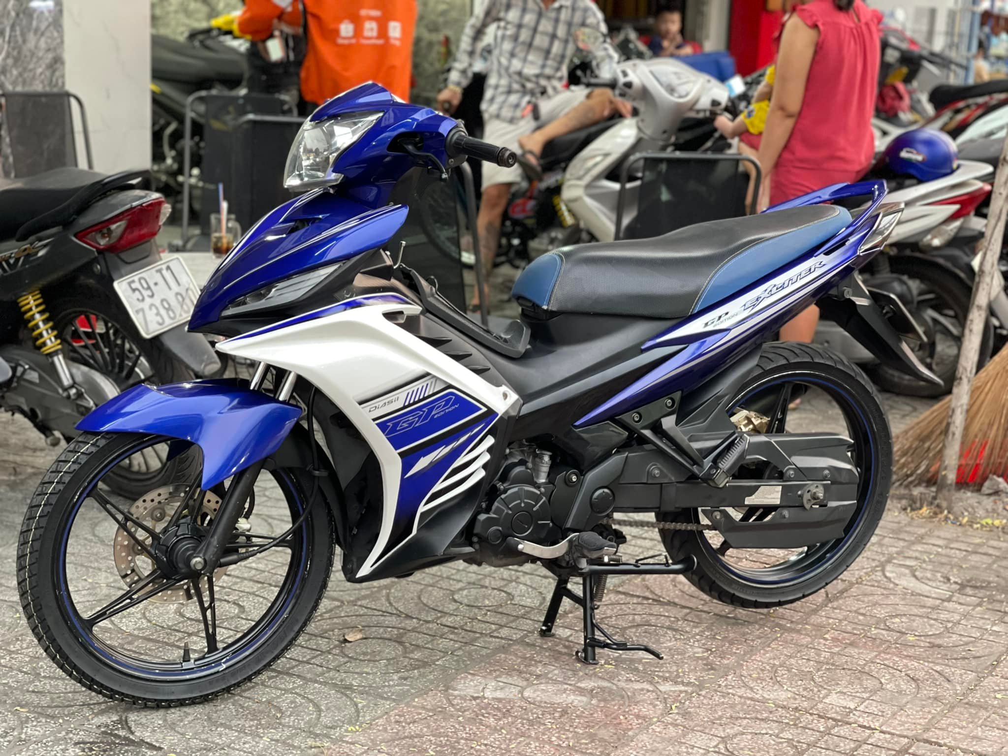 Tem rời dán xe exciter 135 2011 mẫu zin 2012 trắng xanh gp chuẩn zin, hàng 3 lớp chất lượng cao