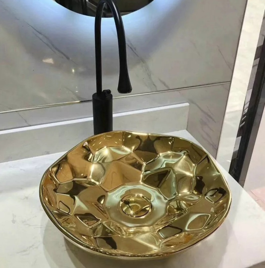 Chậu sứ lavabo mạ vàng kiểu bông hoa để bàn sang trọng