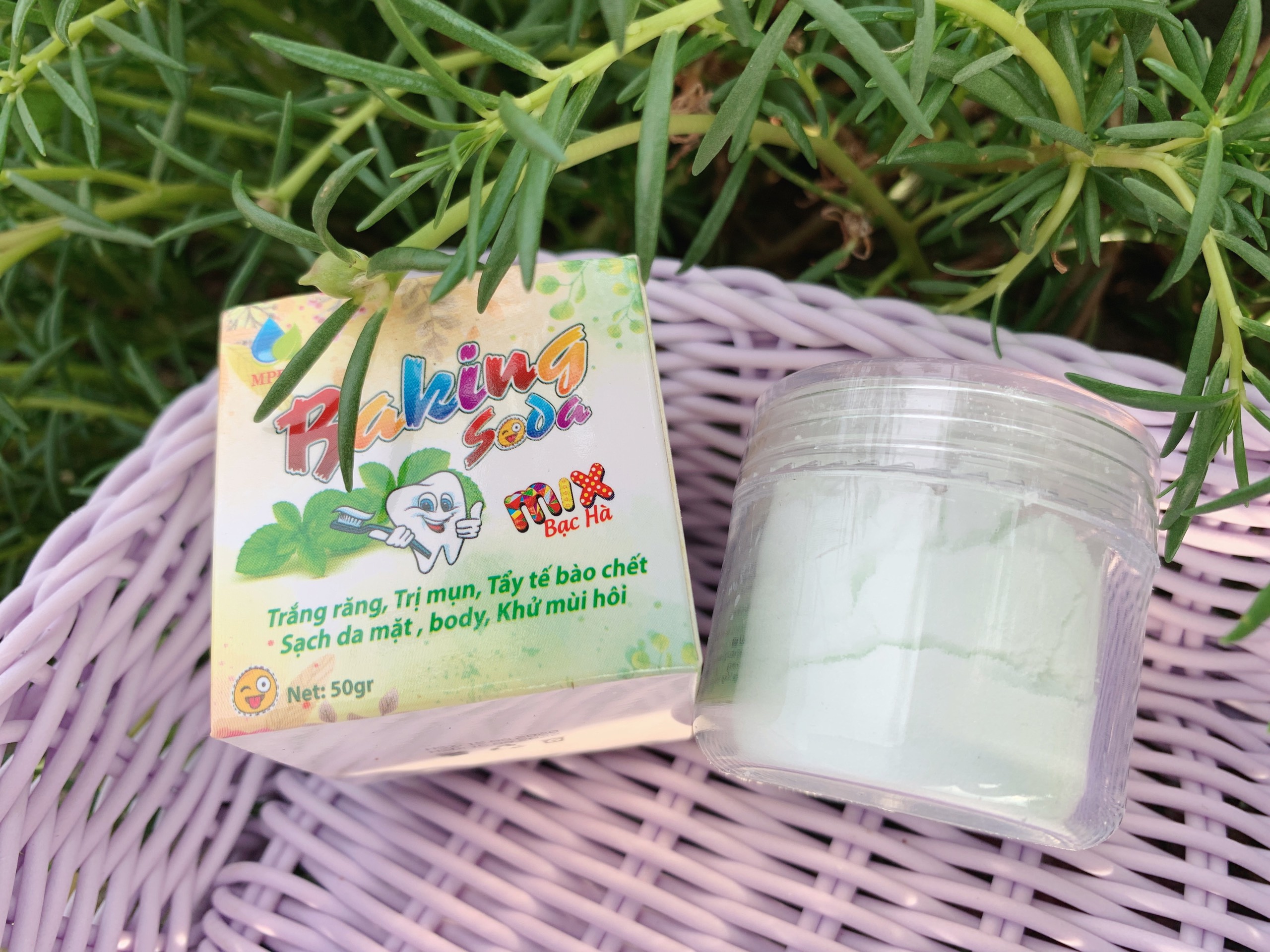 Baking soda mix bạc hà trắng răng, sạch mụn ẩn, mụn đầu đen