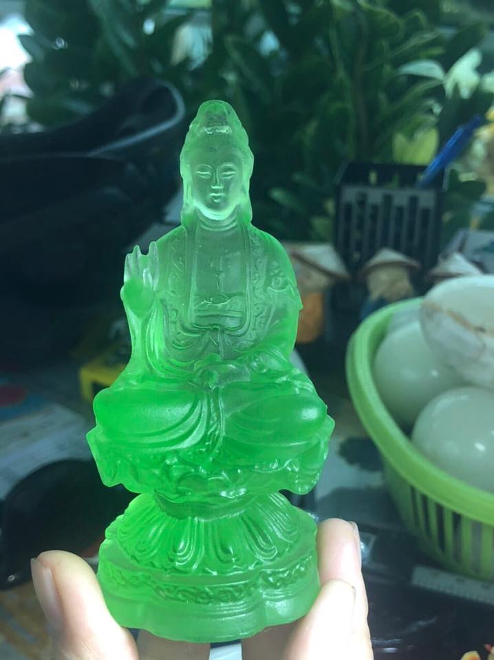 Tượng Phật Bà Quan Thế Âm Bồ Tát ngồi đài sen cầu bình an đá lưu ly đặt bàn làm việc, taplo xe ô tô - Cao 10 cm