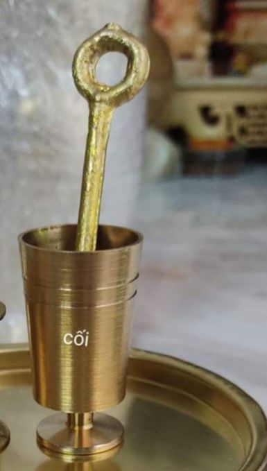 Cối giã trầu bằng đồng vàng cỡ nhỏ , cối trầu đồng ,ống ngoáy trầu BẰNG ĐỒNG