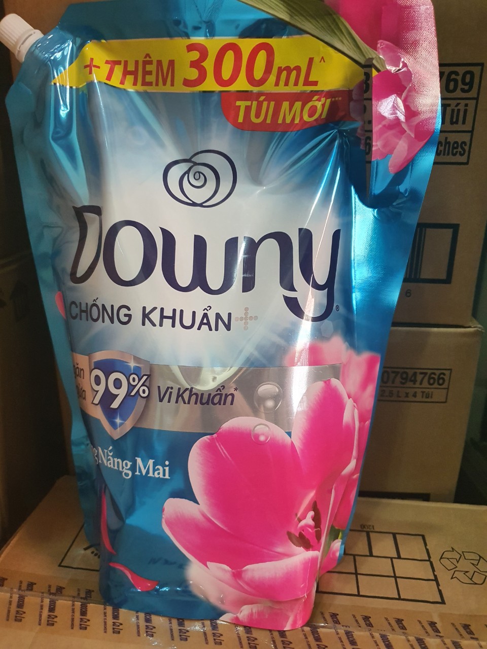 Nước xả vải downy nắng mai túi 2.6l sx