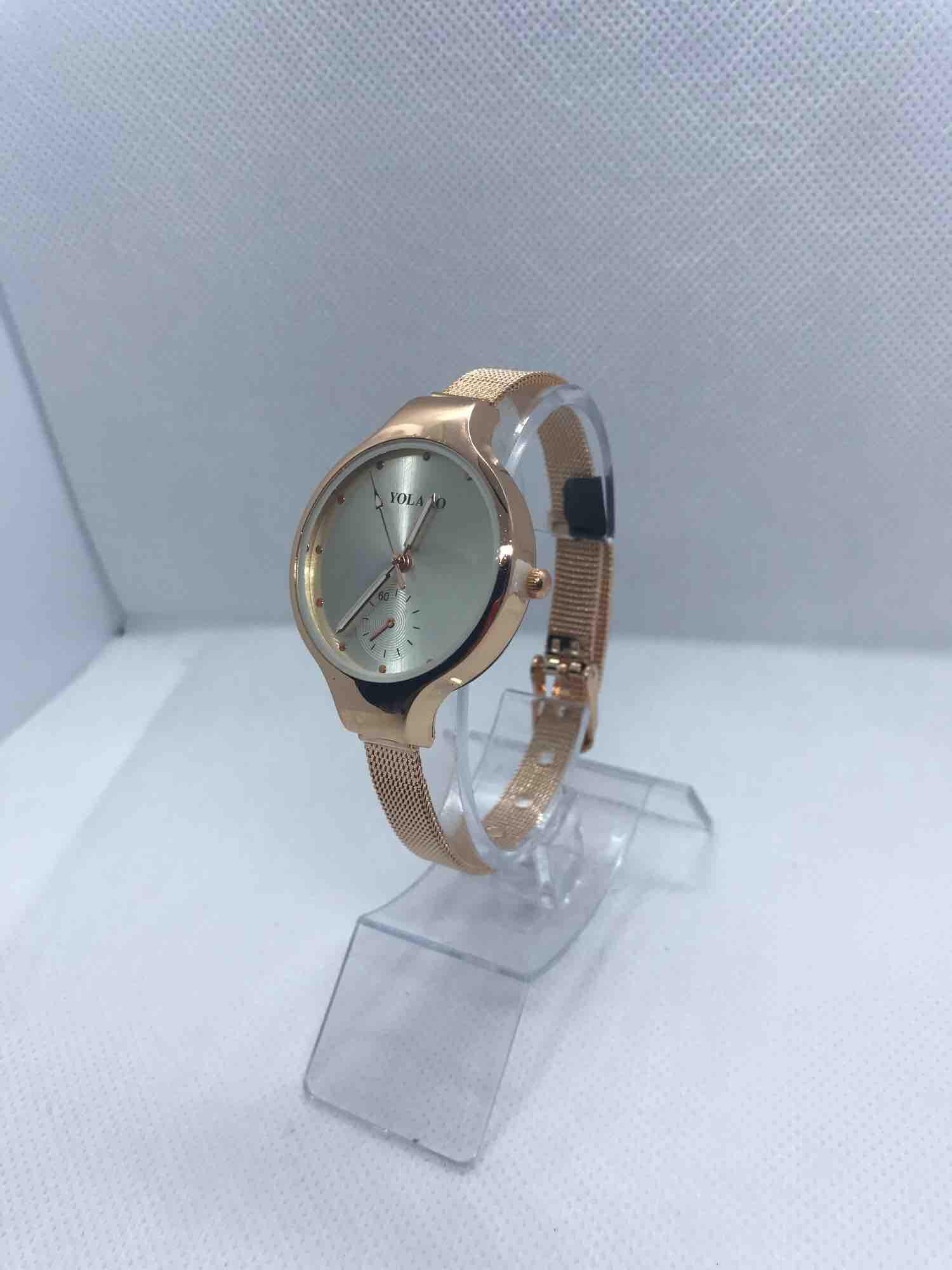 Đồng hồ dây kim loại cho nữ
