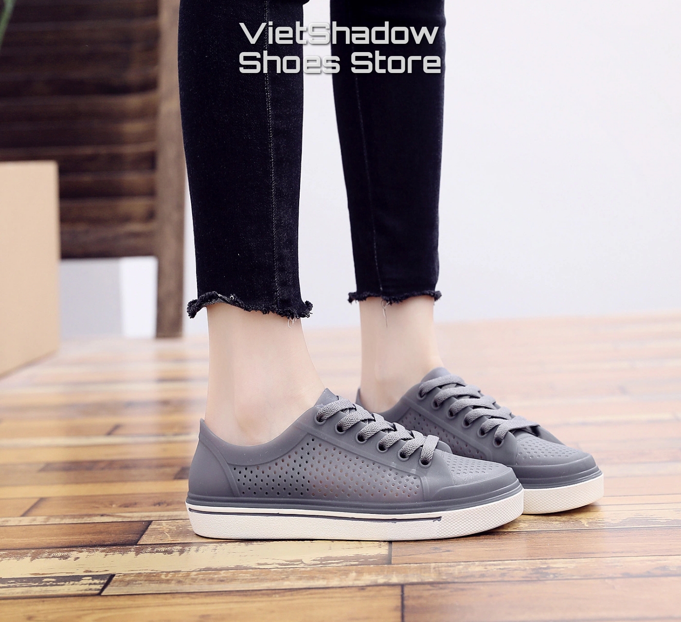 Sneaker nữ - Giày thể thao nữ bằng nhựa - Chất liệu PVC thoáng khí kết hợp đế cao su êm, mềm, không thấm nước - Mã SP HH1925