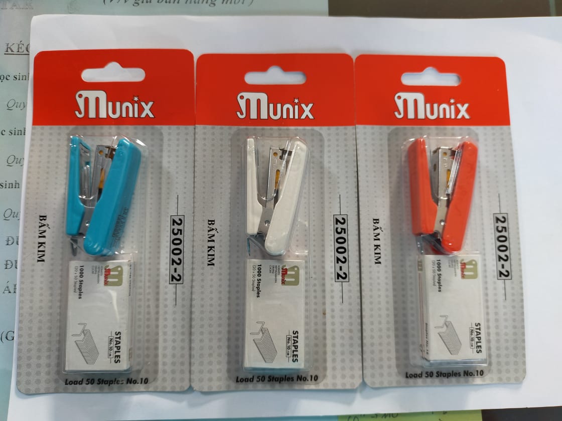 Bấm kim Ấn Độ Munix 25002-2 (tặng 1 hộp kim bấm)