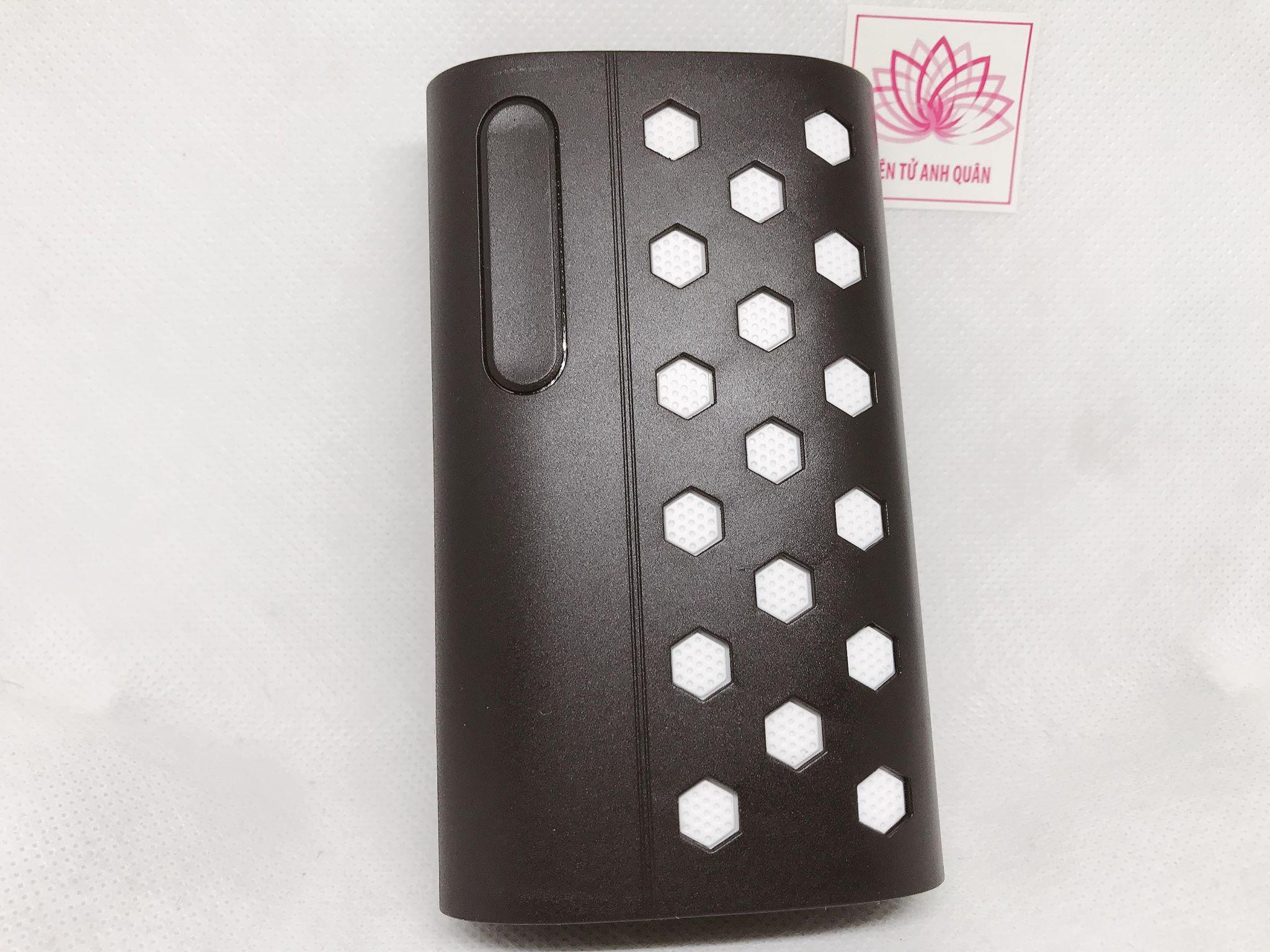 Box sạc dự phòng 3 cell vỏ nhựa .