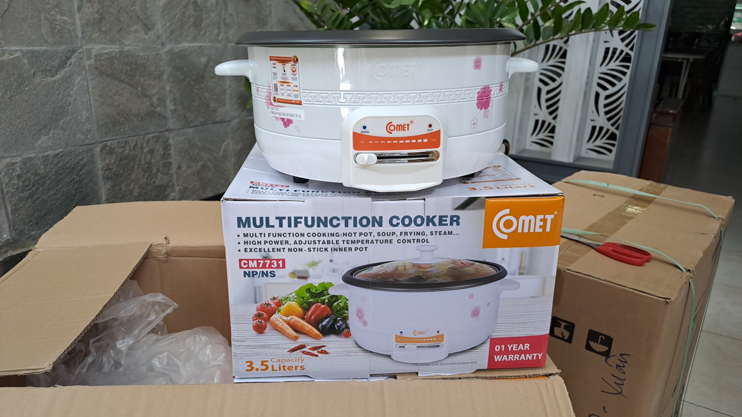Nồi lẩu điện comet 3.5 lít cm7731