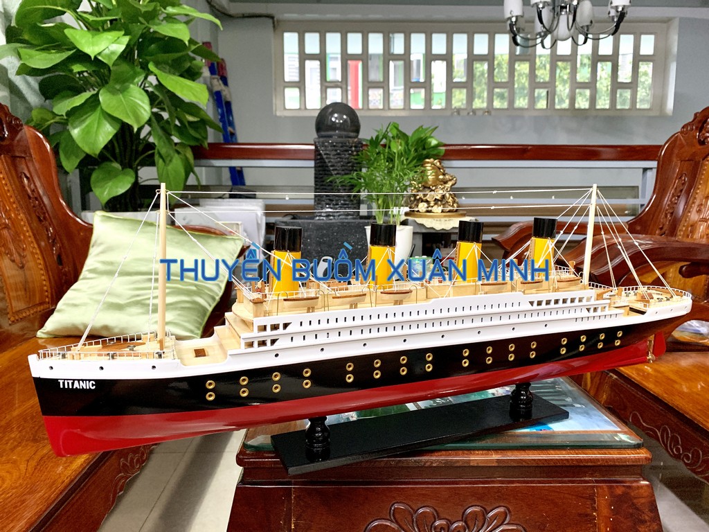 Vẽ hộ e tàu Titanic nha  Vẽ giống giống hình bên dưới là đc  câu hỏi  1738253  hoidap247com