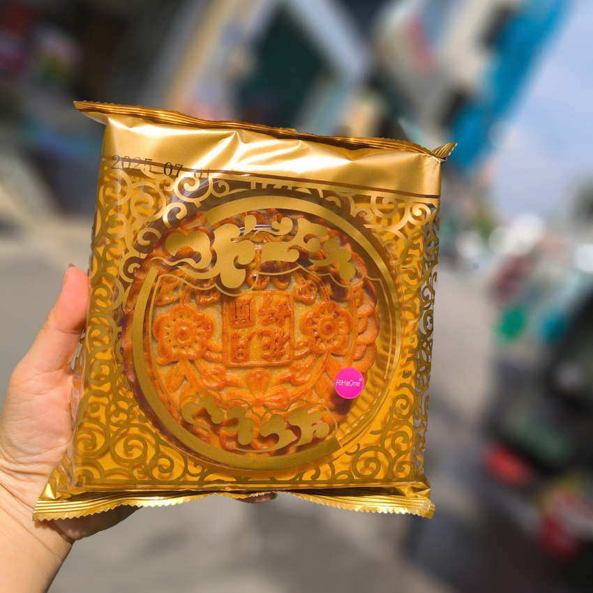 Bánh Trung Thu Nướng Mochi Khoai Môn Trứng Muối Chà Bông Cái To 300g B166 - BeeGin Food Shop