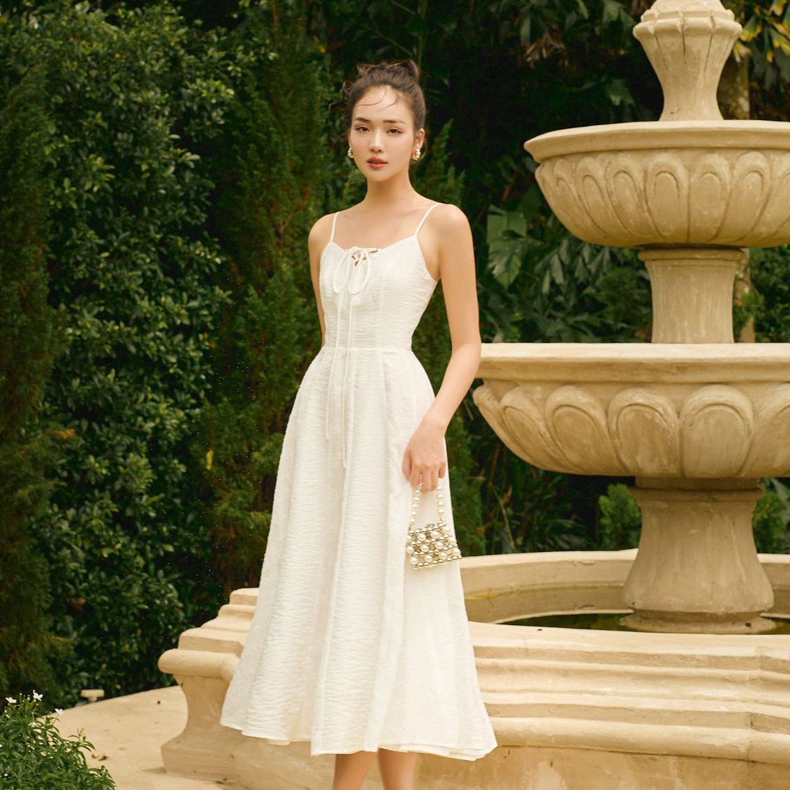 Chỉ 12/12 Sale upto 50% Voucher 15% OLV - Đầm White Lace Up Dress