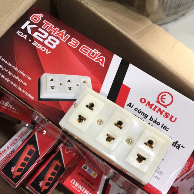 Ố cắm 3 cửa ominsu k28