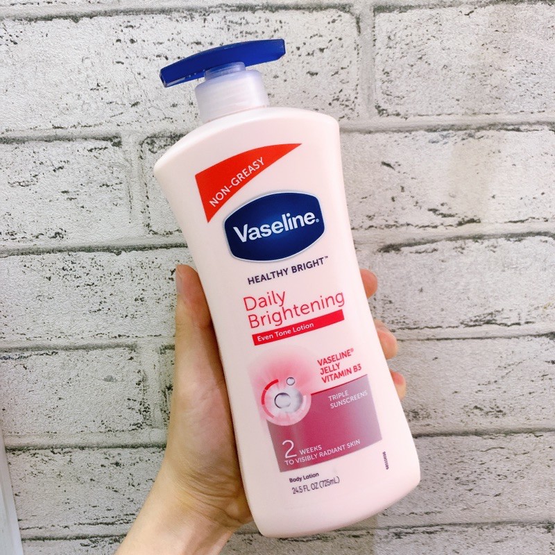Sữa dưỡng da trắng hồng Vaseline White UV Lightening 725ml