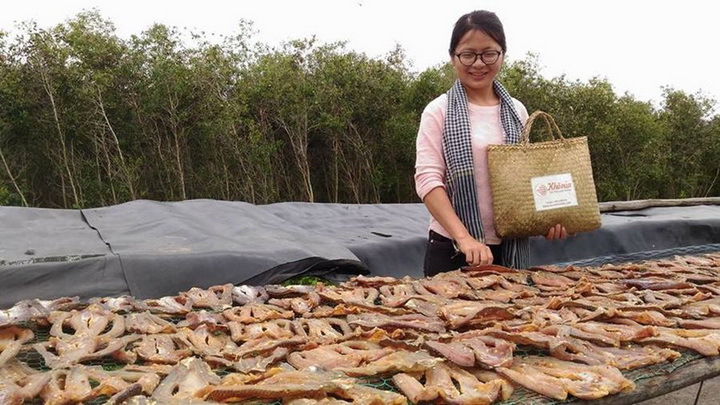 Cá lóc phơi khô, khô cá lóc đặc sản miền tây thơm ngon tự nhiên, đóng gói hút chân không túi 500gram 5 Nắng