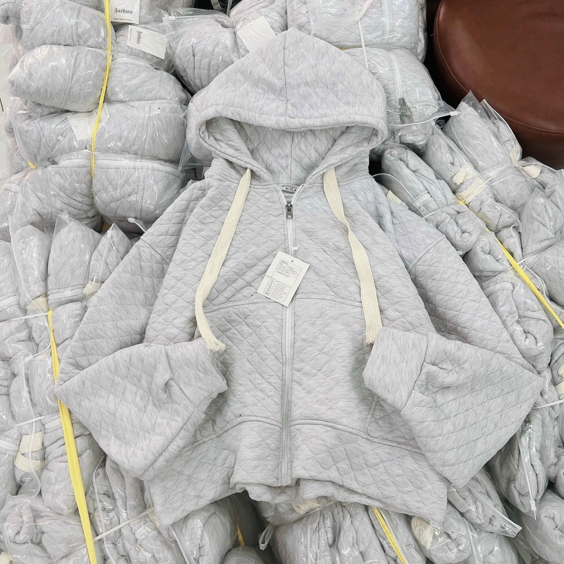 Áo khoác nỉ hoodie croptop xốp 2 da , áo khoác lửng phong cách thể thao chống nắng dày dặn có nón siêu hot - tp72