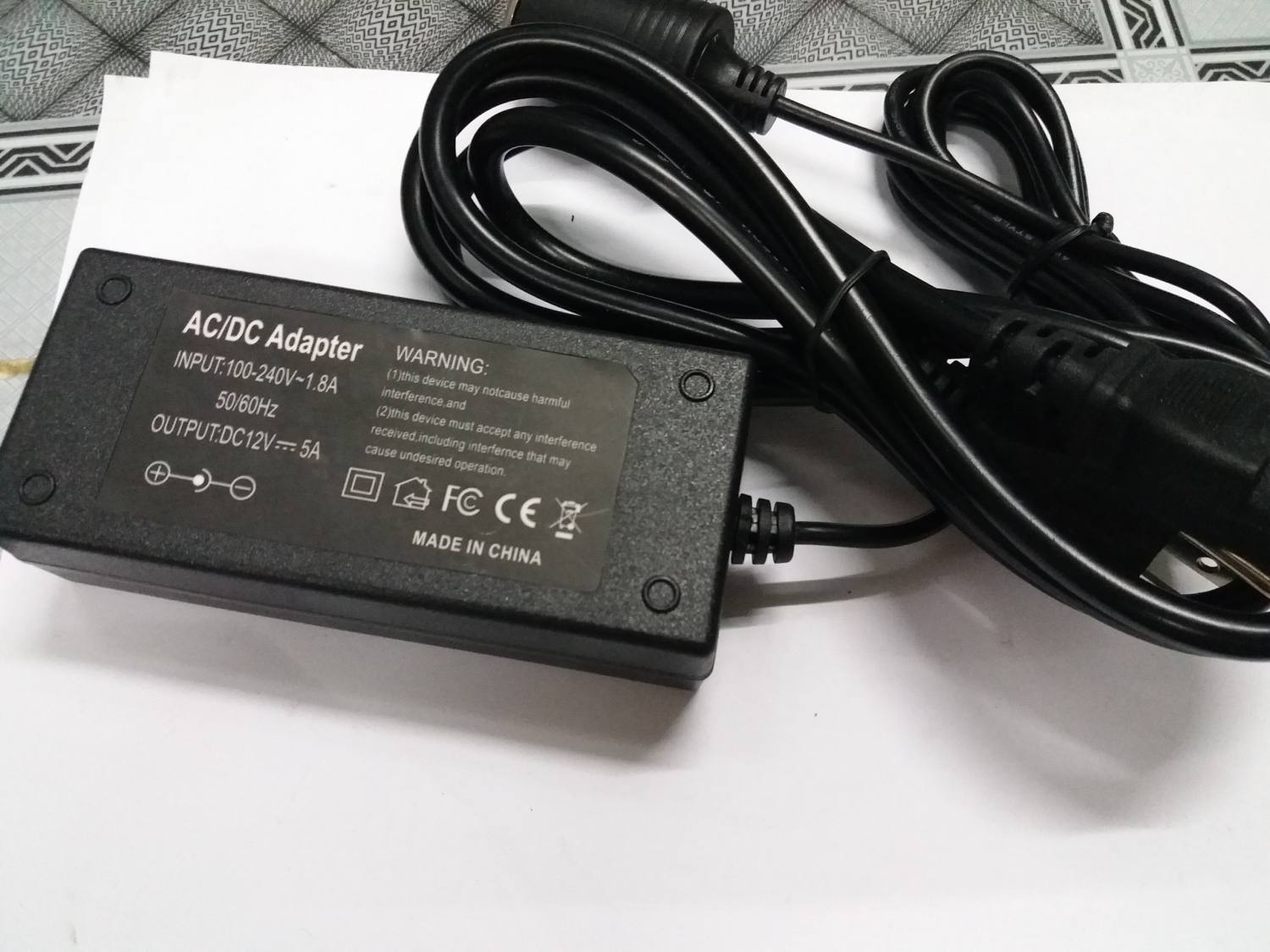 Cục adapter chuyển đổi từ điện nhà xài 220v sang 12v - 5a