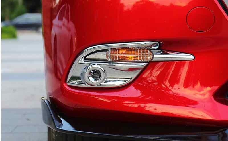 Ốp đèn gầm trước mazda 3 2017-18