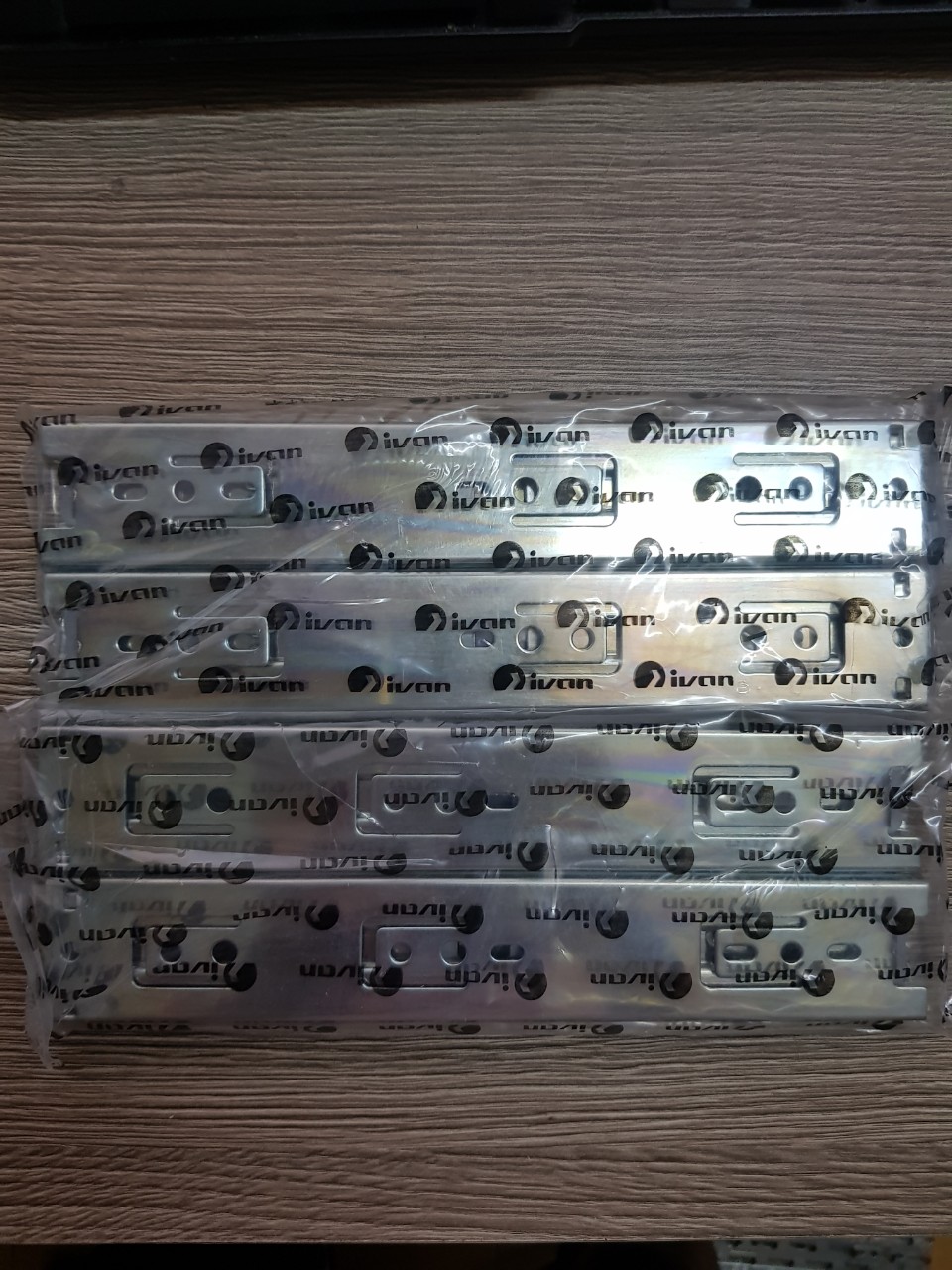 [HCM]1 BỘ RAY TRƯỢT NGĂN KÉO I VAN 3 TẦNG CÓ GIẢM CHẤN.