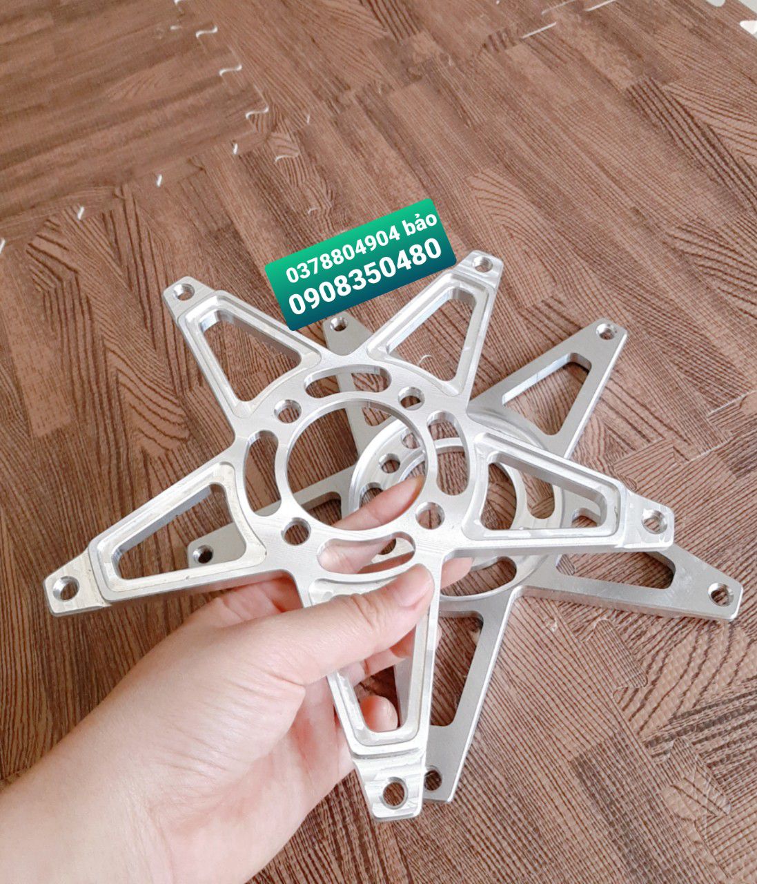 Pát đĩa ngôi sao gắn raider satria dành cho ae đi bánh căm, bánh mâm
