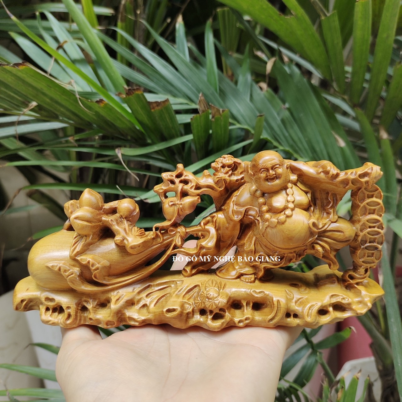 Tượng phật di lặc gỗ bách xanh