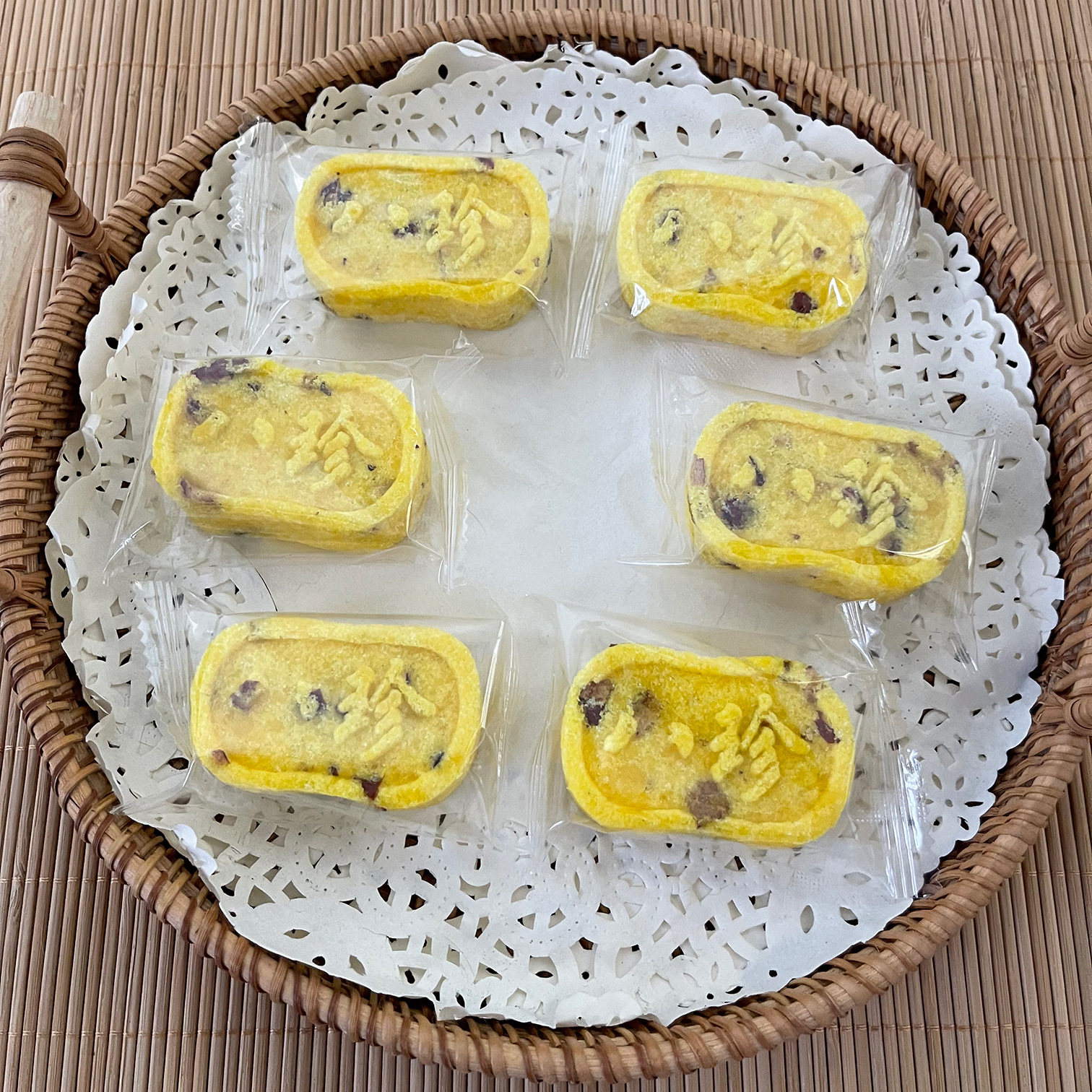 Bánh Chà Là Đỏ, Khoai Mỡ Và Hoa Quế Vàng, Bánh Ngũ Cốc Chà Là Màu Sắc Hấp Dẫn, Ngon Miệng