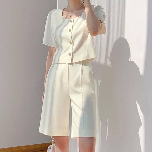 Set áo và quần short màu kem salom trẻ trung - loti set